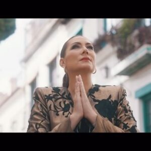 Marina Heredia Instagram - YA LLEGÓ LA NAVIDAD
Marina Heredia ft. David Palomar

Os paso por aquí el vídeo completo también. 

https://youtu.be/FI1RITarc8w

Esta Navidad 2023 os traigo mi nuevo sencillo y he tenido el gusto de estar junto a David Palomar. Gracias todos los que han hecho posible que esta navidad suene diferente.... La Navidad nunca sonó tan emocionante! 🎁🎄 #EstrenoNavideño #SorpresaMusical #Navidad2023

@josequevedobolita_oficial 
@david.palomar 
@paquitogonzalezpercu 
@anahr28 
@fita_heredia 
@antonellanogaredo 
@jm.popo 
@antoniogusa 
@artemisalicia
Producción
@veronica_ramallo_sumariva 

📸 Álvaro Yus
🎥 @ettorefilms