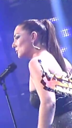 Marina Heredia Instagram - Que sin tu cariño …. No vale la pena…..!!!! 

.
.
#flamenco #arte #pasion #