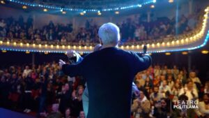 Marina Mota Instagram - Grande festa no Teatro Politeama na homenagem a atriz Marina Mota

Filipe La Féria e o Teatro Politeama homenagearam, ontem quinta, dia 16 de maio, às 21h, na sessão de LAURA – O Musical, a atriz Marina Mota afixando uma placa comemorativa com o seu nome em uma cadeira da Plateia do Teatro Politeama em cujo palco a artista teve os maiores êxitos da sua vida no Teatro.

Foi uma noite de grande festa com a presença de muitos artistas que estiveram presentes na homenagem a Marina Mota, no final da representação de LAURA – O Musical

#Teatropoliteama #FilipeLaFéria #Homenagem #MarinaMota #Cultura