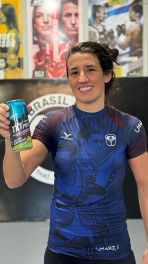 Marina Rodriguez Instagram - TXT Pump Drink da @shark.pro ! 🔋🔥

Pré treino líquido pronto pra beber!!! 👊🏻

Entre no site sharkpro.com.br e garanta o seu e não esquece de usar meu cupom "MARINA20" para 20% de desconto em todo site! 🙌🏻😎

#sharkpro #suplementação #pretreino