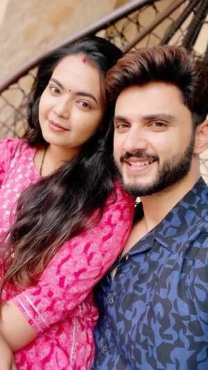 Marina Abraham Instagram - Hey Babes 
It’s 6 Years of Marriage & 10 Years of Love 🥰 & will go on forever 💫🧿
❤️♾️❤️
Love U Baccha 💞 @marina.a1203 

#weddinganniversary #couplegoals #love