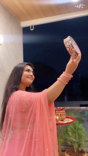 Marina Abraham Instagram - When Your  karwa Chauth is 2.0 🤩

#karwachauth #festivalseason #transitionreels #reelsinstagram