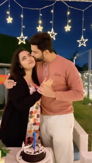 Marina Abraham Instagram - Anniversary celebrations....✨💫
You have always made me feel spl ❤️ thank you sweet heart for loving me sooo much the best thing u always gve me is ur cozy hugs and countless kisses🙈 which makes he go head over heels 😍 a late post bt yet spl 🥰 I love you choooow much 💖 my sweet heart ❤️ mmuuuaaahhhhhhh... muuaaahhh...muuaaahhh... 😘
@rohitsahniofficial 

#weddinganniversary #couplegoals #surprises #love