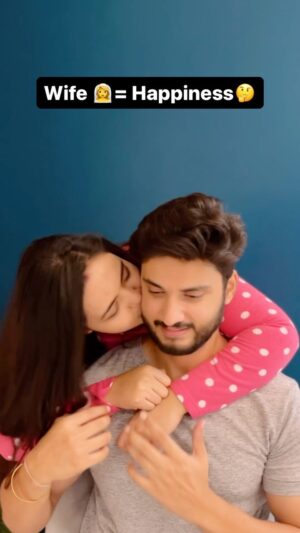 Marina Abraham Instagram - What to say 🤔

#couplegoals #trendingreels #husbandandwife #trend #reeloftheday