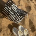 Marina Bastarache Instagram - La mer. Les vacances. Le Portugal. Pour tous ceux qui le demandent, je vais vous faire un recap. Où manger, où dormir, quoi voir au Portugal. Dès que je reviens de vacances je vous partage tout 🦋 Ps. Oui oui c’est un tout nouveau @nana.the.brand qui arrive à la fin du mois en ligne! 30 mai, mark your calendars!