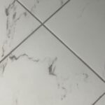Marina Bastarache Instagram - Fini les années 70! 🔨Bonjour la nouvelle salle de bain au chalet familial! Un 2 mois d’embûches et de dur labeur par toute la famille (surtout dad!); mais le résultat est flamboyant! Un autre projet signé @ronafr #pub #batiRONAimeca