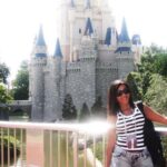 Marina Gregory Instagram - Não é dia de tbt, mas dreams come true. 14 anos atrás eu realizei um sonho: ir à Disney de Orlando e a minha primeira viagem internacional. E agora pude ter o privilégio de reviver um pouco dessa magia na Disney de Paris com minhas amigas 😍✨ #DisneyParis