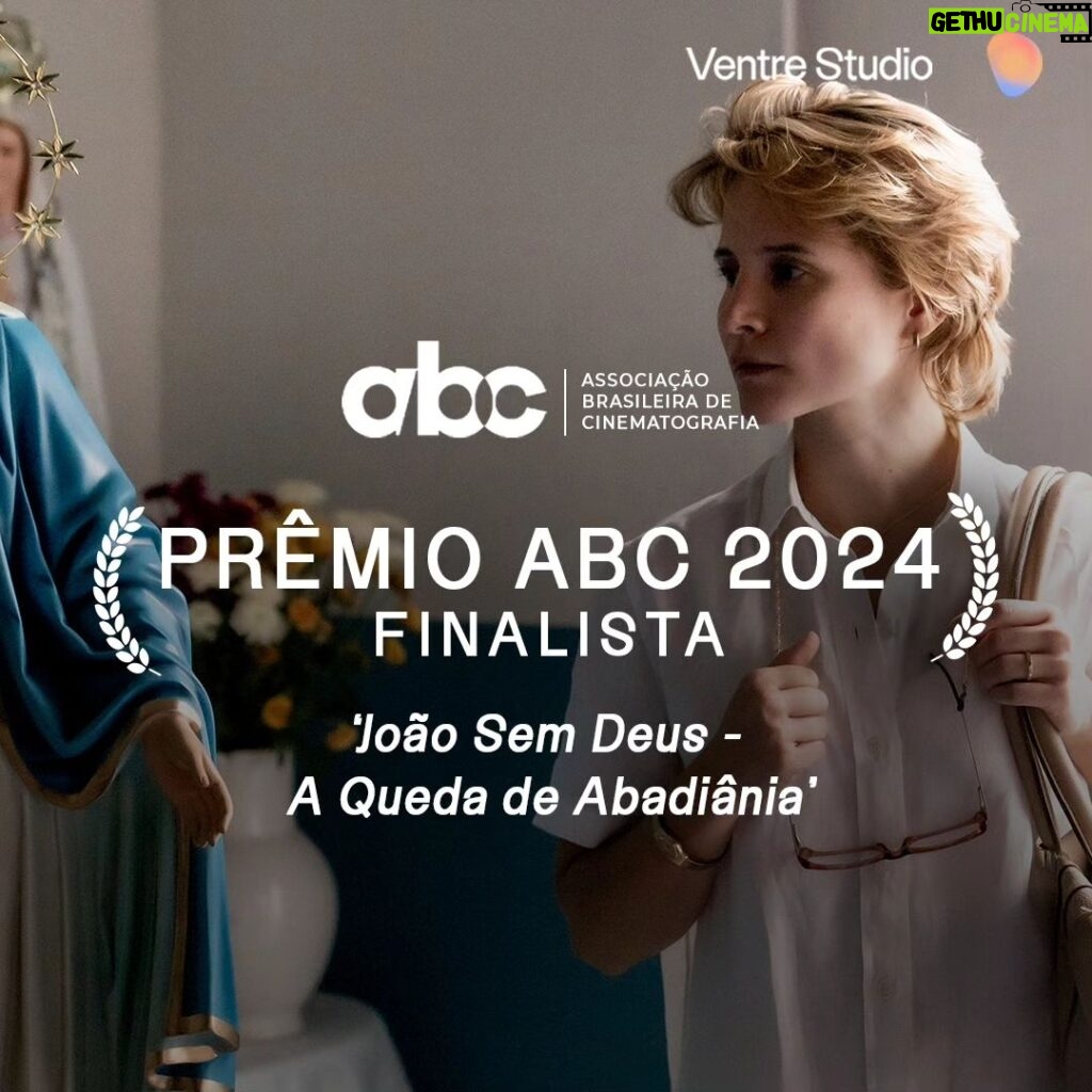 Marina Person Instagram - FINALISTA! 🏆✨ Após votação entre os associados, ‘João Sem Deus - A Queda de Abadiânia’ chegou à última etapa do Prêmio ABC 2024 • @abcine. A minissérie foi selecionada como finalista nas seguintes categorias: ✨ Melhor Direção de Arte • Série de TV Fernanda Carlucci • @fernandacarlucci ✨ Melhor Direção de Fotografia • Série de TV Janice d’Avila • @janicedavila A premiação ocorrerá neste sábado, 18 de maio, na @cinemateca.brasileira. Coprodução @VentreStudio, @coraleuropa, @canalbrasil e @tvioficial, 'João Sem Deus' tem direção de @marinaperson e é uma criação de @patriciacorso81, @_leonardo_moreira e @giulianocedroni com colaboração de roteiro de @lfnoe. A minissérie pode ser conferida no @globoplay Canais.