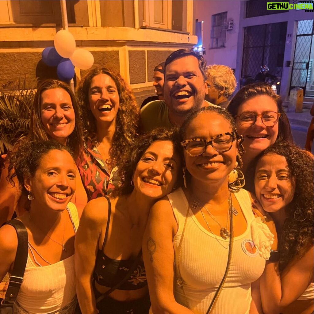 Marina Person Instagram - Só pessoas queridas nessas fotos. Noite carioca celebrando ela! @teresacristinaoficial você merece tudo de mais lindo q existe❤️. Feliz ano novo🎉✨❣️