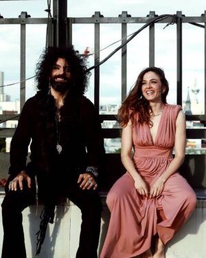 Marina Salas Instagram - Correr en la azotea del Palace y bailar en sus cocinas sólo te pasa en un videoclip del genio @aramalikian cuando dirige @natamorenodirige .Gracias por otro sueño cumplido amigos. Os quiero mucho. 💥"WATIF"💥 https://youtu.be/swi36EHRZjk

DP: @alana_mejia_gonzalez_dop 
MakiPelu: @charo_sanroman 
Coreografía: @aleidatorrent 
Junto a los maravillosos @jorgeuson @analapizarro @eugeniatenenbaum #teresaramón 📸@analapizarro
#QueSuerteLaMia

@thewestinpalacemadrid #watif #videoclip