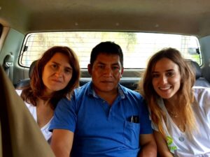 Marina Salas Instagram - Yo a ellas las empaqueto y me las llevo a España!!!
La cooperativa CAES piura junto ComercioJusto y @oxfamintermon protege las condiciones laborales de los trabajadores y ayuda a muchas familias, en un sistema en el que muchas veces en algunos lugares las necesidades y derechos básicos no están cubiertos y dónde el abuso por desagracia es una realidad.
Gracias por tanta calidez @muluvimabell ❤