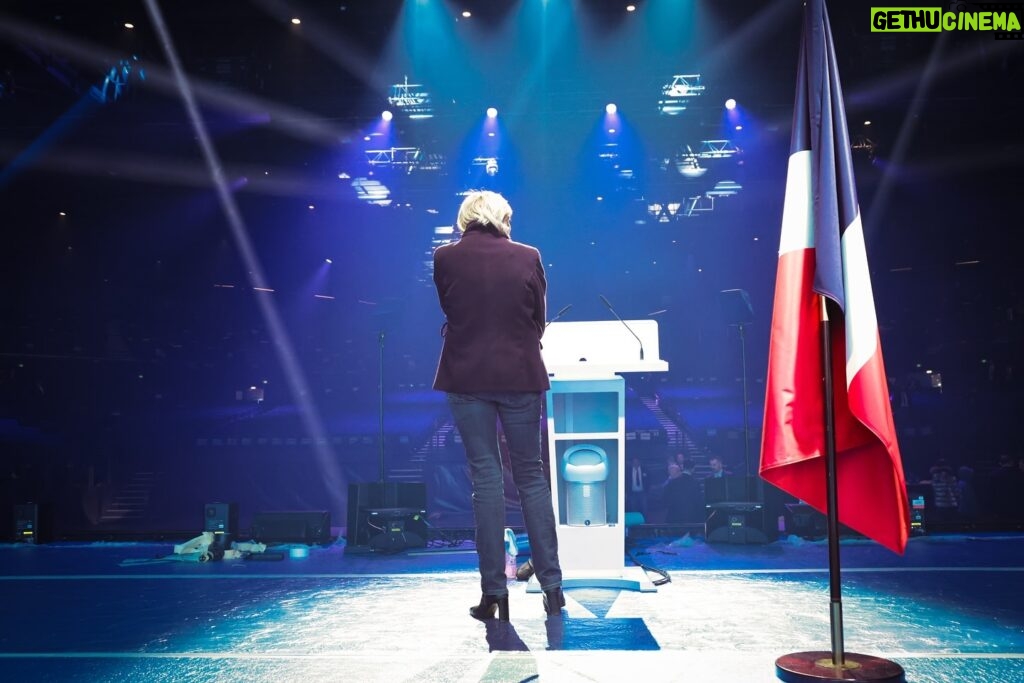 Marine Le Pen Instagram - Rendez-vous à 14h au Dôme de Paris !