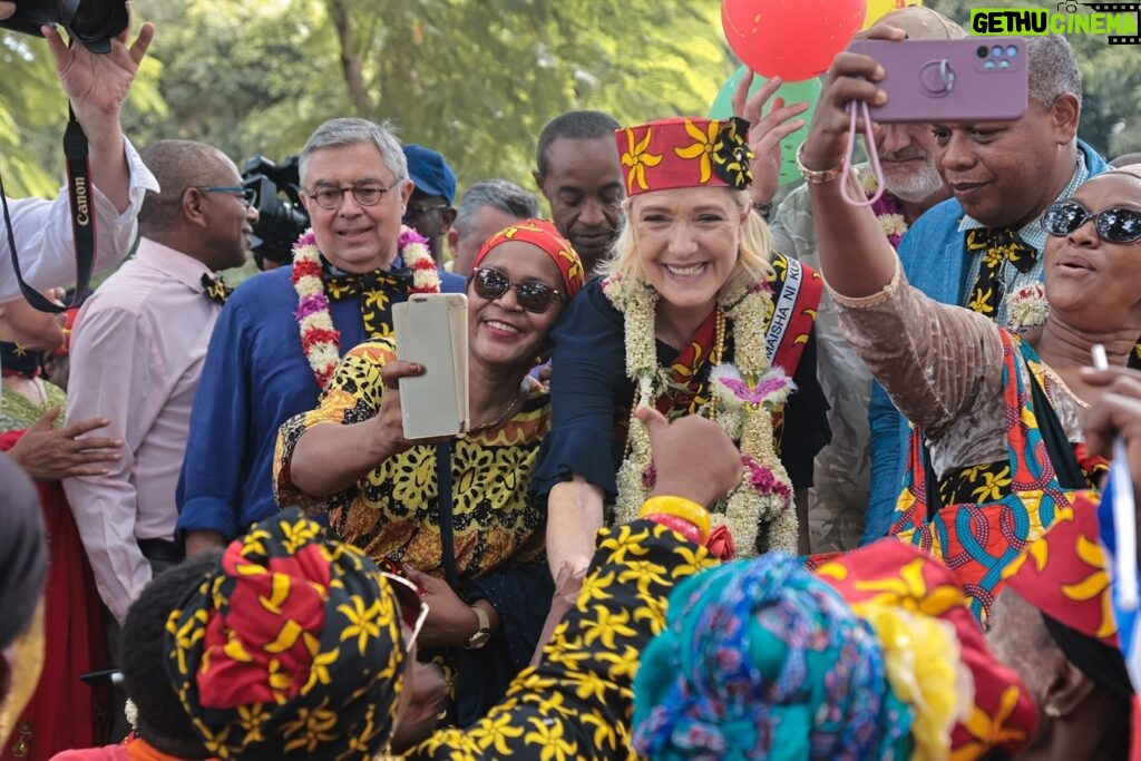 Marine Le Pen Instagram - Merci Mayotte ! 🇫🇷🇾🇹
