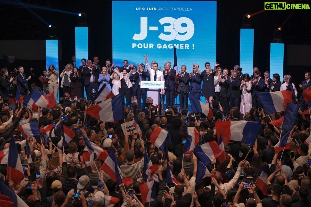 Marine Le Pen Instagram - Merci Perpignan ! 🇫🇷