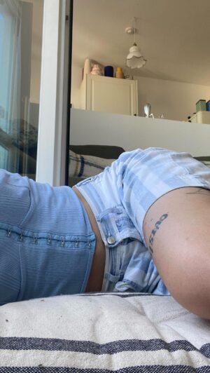 Marion Séclin Instagram - 🔥 C’EST QUI LA CHEFFE ? 

Extrait de mon épisode du chouette podcast Débauche : “Fantasmes et féminisme, le bug du siècle ?” 

Une création @femtasy_fr 
#podcast #domination #capitalism