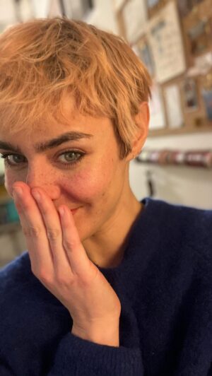 Marion Séclin Instagram - ✨Pour ceux qui se demandaient

*Emoji mignon qui rougit*
*Emoji kichta*