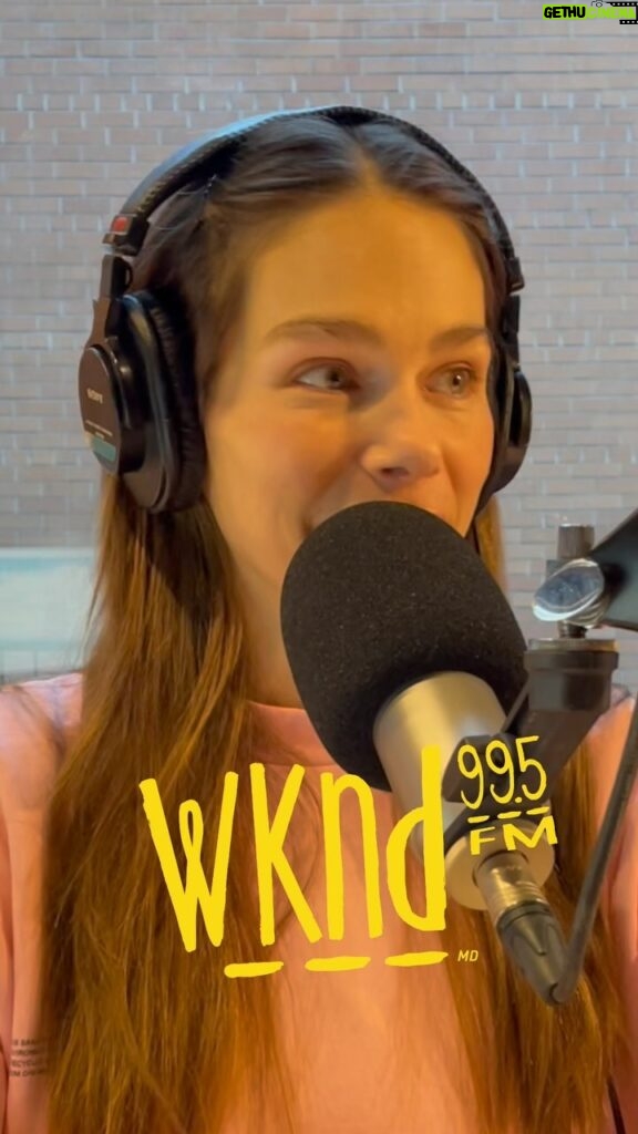 Maripier Morin Instagram - L’histoire des permis de conduire de @maripiermorin 😂😂 Reste jusqu’à la fin pour connaître sa note 😂😂 Retrouvez Maripier, @patricklanglois , @vincedess et @maximeroberge tous les matins de semaine dès 5:30 dans « On part ça d’même » à WKND 99.5 📻 ❤️