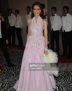 Marisa Berenson Instagram - Met Gala ✨ One of the most Glamorous evenings of the year🌟

#memories #metgala #marisaberensonofficial #marisaberenson