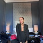 Marisa Cruz Instagram - Bastidores de uma sessão fotográfica ontem num hotel lindo com duas mulheres que gosto muito. Em breve partilho a capa que fizemos. #90sfashion #fashiondesigner #modelsofthe90s