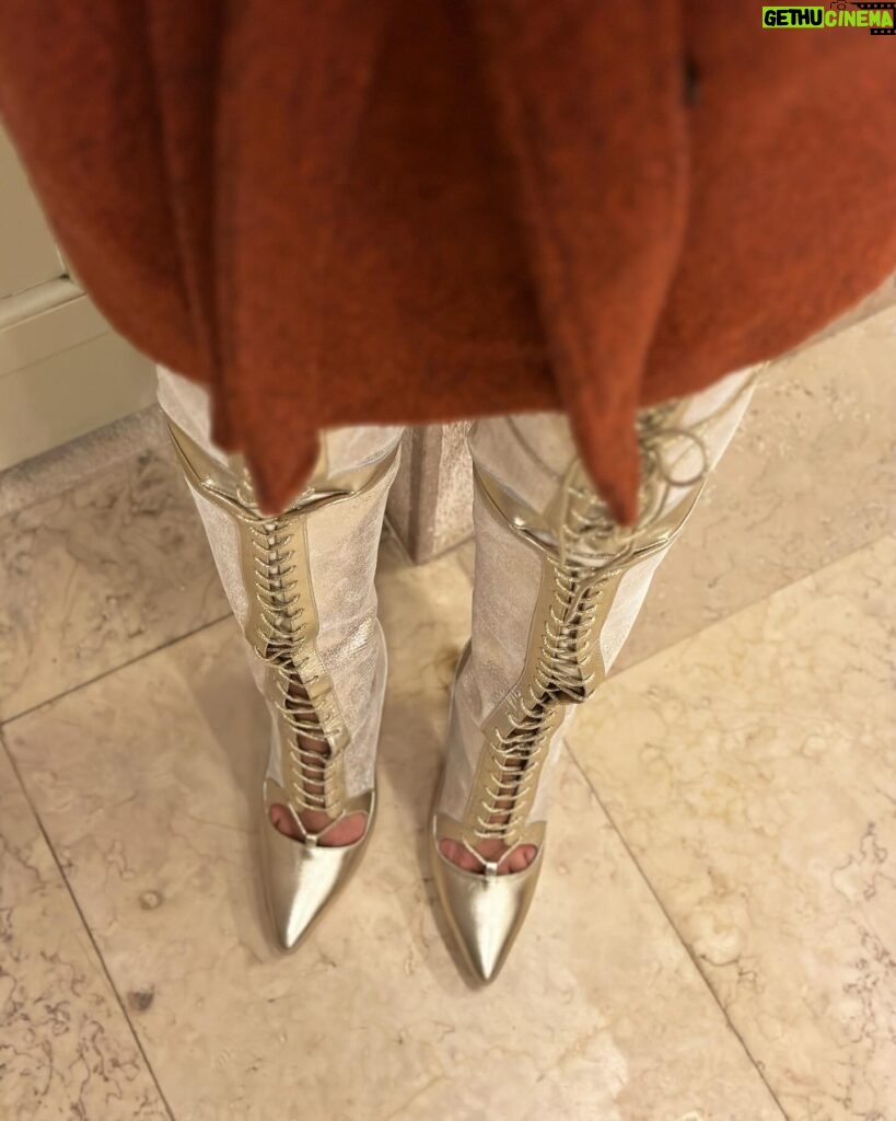 Marisa Cruz Instagram - E estas botas da @fatimalopes.official 😍 #backstage #fatimalopesfashionshow
