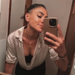Marissa Gialousis Instagram - swipe for the pre-wedding sweating

•
•
•
•
#tomboyfashion #tomboy #tomboystyle #tomboylook #androgynous #tomboymodel #lesbiansofig #lesbian #lesbiansofinstagram
