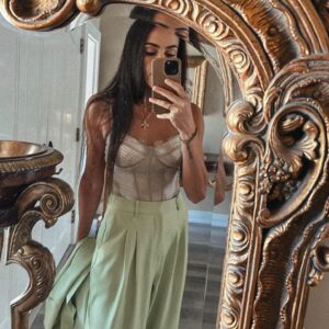 Marissa Gialousis Instagram - colors were the theme. swipe for unintentional inspo 🙃

•
•
•
•
#androgynous #lesbiansofig #lesbian #lesbiansofinstagram #androgyny