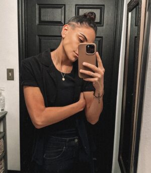 Marissa Gialousis Instagram - plot twist: another mirror pic

•
•
•
•
#tomboyfashion #tomboy #tomboystyle #tomboylook #androgynous #tomboymodel #lesbiansofig #lesbian #lesbiansofinstagram