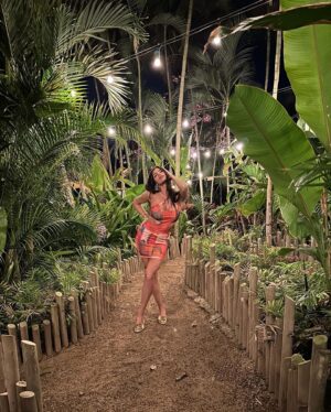 Marissa Jade Instagram - Take my hand, it's a jungle in there 🌴🦎
