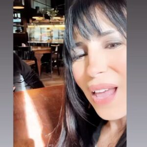 Marixa Balli Instagram - Hoy no paramos sin dormir fuimos a votar 😂