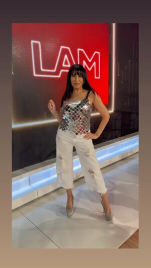 Marixa Balli Instagram - Crea un lugar hermoso en tu interior y 
entonces comienza a expandirlo hacia el exterior