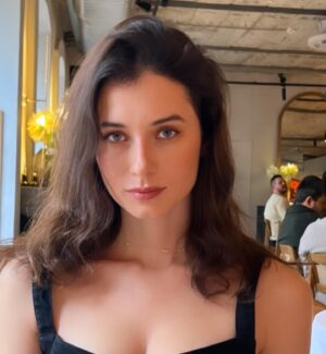 Mariya Akhmetzyanova Instagram - Ваша французская булочка 💋

_________
@naira.arkadyevna 🤍