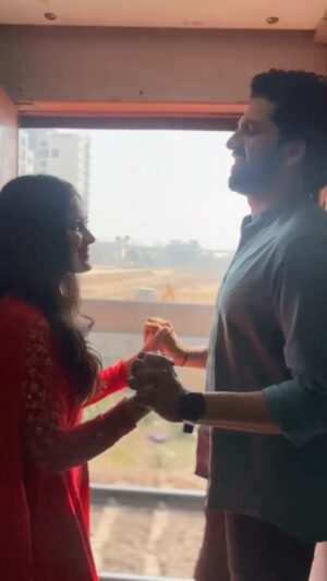 Mariya Prince Instagram - അർച്ചന ❤️ സച്ചി 

മാംഗല്യം 💖

@zeekeralam 

🎥 Princeantony Augustian 🌷
.
.
.
.
.
.
.

#archana #sachi #sachiarchana #archanasachi #mangalyam #zeekeralam #love #travel #loveyourself #train #happy #behappy  #best #zee5 #lovearchanasachi #malayalam #malayalamserial #tamilsong #surya #lovesurya #tamilmovie #lovesongs❤️ #tamillovestatus #tamillove #couple #loveyou #bestfriends #friends