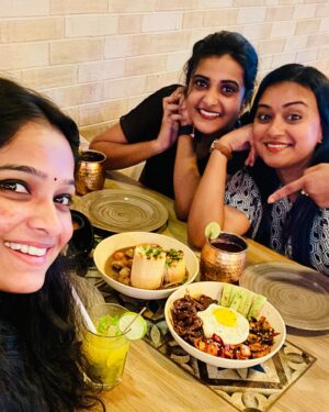 Mariya Prince Instagram - Good times and crazy friends make the best memories!! ❤️
Swipe left 👈🏻
#varada #mariyaprince #greeshma #movietime #food #foodlover #foodporn #friends #happiness #love #sister #friendslikefamily #life #outing #selflove