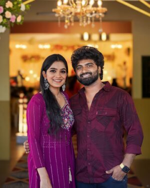 Mariya Prince Instagram - എന്റെ നെഞ്ചിടിപ്പറിയുന്നവന് 🥰,എന്റെ വേദനകളിലും സന്തോഷങ്ങളിലും കൂടെ നിക്കുന്നവന് 🥹,പാതിവഴിക്ക് ആരൊക്കെ കൈവിട്ട് പോയാലും എന്റെ കൂടെ നിന്ന് എനിക്ക് ധൈര്യം തരുന്നവന് 🫂,മറ്റുള്ളവരുടെ കളിയാക്കലുകളും വേദനിപ്പിക്കലും അവർക്ക് എന്നോടുള്ള കുശുമ്പാണെന്ന് പറഞ്ഞ് എനിക്ക് വേണ്ടാത്ത ധൈര്യം തരുന്നവന് 😂,മറ്റുള്ളവരുടെ വാക്കുകളിൽ വിശ്വസിക്കാതെ 'എന്നിലെ എന്നെ വിശ്വസിക്കുന്നവന് '😘, എന്റെ രാജകുമാരന് 🫅🏻 ഹൃദയം നിറഞ്ഞ ജന്മദിനാശംസകൾ 🫂💖😘