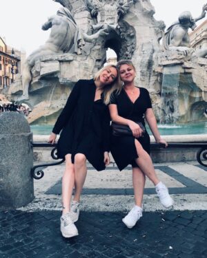 Mariya Shekunova Instagram - А где-то тепло и вечная красота... ITALY ONE LOVE...💙💙💙