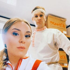 Mariya Shekunova Instagram - СПОЙЛЕР ВАМ К СЕГОДНЯШНЕЙ СЕРИИ😜🥰😛‼️‼️‼️
.
Уже заканчивается новый сезон «Реальных пацанов»...😕Как вам это сезон?😄Смотрели?🤨Хоть немного подняли мы вам настроение во время этой...самоизоляции???🥳🥳🥳 Мы старались очень)))😃🙌🏼
.
#марияскорницкая #николайнаумов #реальныепацаны #новыйсезон #love