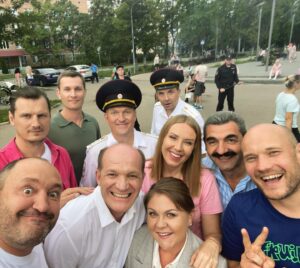Mariya Shekunova Instagram - Привет, самые благодарные, самые преданные, самые самые любимые зрители сериала «Реальные пацаны» 
Прощальный сезон закончился и мне, как и вам, невыразимо грустно…Хотя, возможно я ещё не до конца осознаю это факт)) финальная серия получилась настолько пронзительная и сильная, прям до слёз конечно, я с вами согласна… такова наша нынешняя реальность, как бы мы к ней не относились…
Вы не представляете, как я вам благодарна за ваши комментарии к крайнему посту!!! Столько любви, тепла, слов поддержки и печали по поводу прощания!!! Я даже не думала, как основательно мы поселились в сердцах друг друга!!! 
СПАСИБО ВАМ ОГРОМНОЕ!!! За то что были с нами эти годы: кто-то с самого начала, кто-то позже)) что любили нас, выросли с нами, поддерживали и всегда ждали новый сезон!!!
ЛЮБЛЮ ВАС БЕЗМЕРНО♥️♥️♥️ 
.
#актрисамарияскорницкая #реальныепацаны #валентинамазунина #николайнаумов #владимирселиванов #антонбогданов #маринафедункив #зоябербер #станиславтляшев #игорьознобихин #алексейбазанов #жаннакадникова #максимтихонов