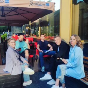 Mariya Shekunova Instagram - Всем привет!!! Хотела узнать, ребятушки, смотрите прощальный сезон «Реальных пацанов»???
.
Я, честно говоря, пока не видела ни одной серии…Буду смотреть весь сезон целиком)))
.
И вот ещё хотела спросить, как вам новость, что сезон прощальный??? Что думаете на этот счет, делитесь в комментариях))) прям оч интересно😜😜😜
.
#актрисамарияскорницкая #реальныепацаны #love