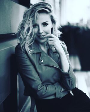 Mariya Shekunova Instagram - Happy Birthday Day!!!🥳🥳🥳
ОПЯЯЯЯТЬ🤪🤪🤪Нууу...оке🤩🤩🤩
Желаю себе много много много всего потрясающего и удивительного, чего ещё нет у меня)))😜😜😜👏👏👏
.
Всех люблю🥰🥰🥰 Всем тепла и счастья😘😘😘
.
#марияскорницкая #happybirthday #love #loveis #всемдобра