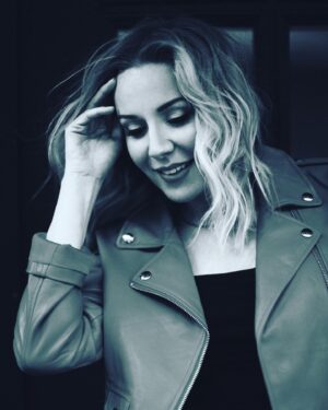 Mariya Shekunova Instagram - Happy Birthday Day!!!🥳🥳🥳
ОПЯЯЯЯТЬ🤪🤪🤪Нууу...оке🤩🤩🤩
Желаю себе много много много всего потрясающего и удивительного, чего ещё нет у меня)))😜😜😜👏👏👏
.
Всех люблю🥰🥰🥰 Всем тепла и счастья😘😘😘
.
#марияскорницкая #happybirthday #love #loveis #всемдобра