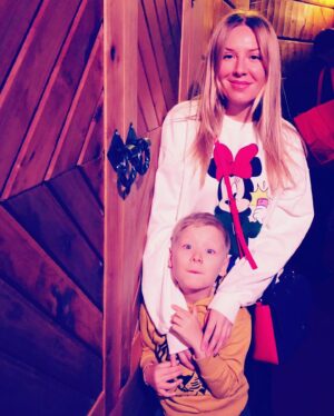 Mariya Shekunova Instagram - С ДНЁМ МАТЕРИ!!!!!
Мамочки, мамулечки, мамуси!!! С праздником нас, дорогие💖💖💖
Это огромный труд, но это и невероятное счастье!!!!!!🥰🥰🥰
.
МАМА, Я ТЕБЯ ЛЮБЛЮ♥️♥️♥️
#мама #марияскорницкая #деньматери #love #яжмать