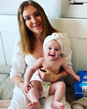 Mariya Shekunova Instagram - 💙💙💙
.
Наша королева, наша царевна, наша Миронька!!! С ДНЁМ РОЖДЕНИЯ!!! Так много слов, так много чувств, там много всего…а главное, я до сих пор иногда не могу поверить, что ты наша…что ты у нас есть…что мы такие счастливые!!! 😅🙏 
.
Будь счастлива и мы все тоже будем счастливы вместе с тобой✨✨✨
.
#Миронька #деньрождения #love #доченька #мирославаскорницкая