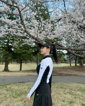 Mariya Nagao Instagram - アップグレードゴルフ収録
とっても暖かくて心地よくて桜も綺麗でした🌸
ゴルフの季節だ今年もたくさんゴルフしよう☺️⛳️