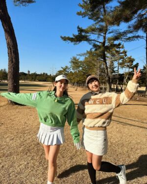 Mariya Nagao Instagram - @up_grade_golf  収録でした⛳️
この時期なのに暖かくてゴルフ日和だったよ🌞

#golfwear 
#golfgirl