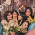 Mariya Nagao Instagram - 30歳になりました💜 カウントダウンは大切な友達がちらし寿司を作ってくれて、飾り付けもしてくれました！ケーキもかわいすぎたっ 歳を重ねるごとに大切なものがわかってきた気がして本当に恵まれた環境で過ごせてるなと実感してます。 時間が進むのは焦ったり嫌だったりしたけどこんなに幸せに過ごせてるならいくつになっても後悔はないむしろおばあちゃんになるまでこのまま突き進みたい！ 30代もめちゃ楽しく生きます！ 3月31日の誕生日イベントもたのしみー😌💜