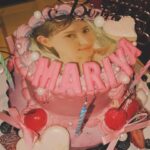 Mariya Nagao Instagram - 30歳になりました💜 カウントダウンは大切な友達がちらし寿司を作ってくれて、飾り付けもしてくれました！ケーキもかわいすぎたっ 歳を重ねるごとに大切なものがわかってきた気がして本当に恵まれた環境で過ごせてるなと実感してます。 時間が進むのは焦ったり嫌だったりしたけどこんなに幸せに過ごせてるならいくつになっても後悔はないむしろおばあちゃんになるまでこのまま突き進みたい！ 30代もめちゃ楽しく生きます！ 3月31日の誕生日イベントもたのしみー😌💜