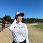 Mariya Nagao Instagram - @up_grade_golf 収録⛳️ PXGのウェアパンツとか伸縮性すごくて身体にすごくフィットしてるんるんでしたっ アップグレードゴルフのスタッフさんからもお誕生日ケーキをいただいたの嬉しかったぁ😌✨ @pxg #pxg #golfwear #golfgirl