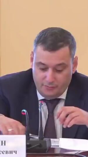 Mariya Shukshina Instagram - 27 мая состоялось расширенное заседание Комитета ГД по информационной политике и информационным технологиям и связи «Цифровая безопасность школьников и обязательность их обучения цифровой грамотности». 
«Объединение родителей» подавало заявку на участие в Заседании, в день мероприятия получило отказ во внесении в список участников...Выводы? Междусобойчик? А вас тут не стояло? До каких пор «руками водящие» органы будут "без нас нас женить" и решать без участия родительских организаций, как и чему учить наших детей? 
Господа, вы звери или циники, попутавшие уже берега, и плевавшие на Конституцию и законы? Спасибо Игорю Ашманову, члену СПЧ, пытающемуся противостоять чиновнику на букву Х.

P.S: Кстати, сам чиновник Х. слился прямо во время заседания, а видео заседания убрали с сайта ГД. 
Как говорится: у них что-то пошло не так...

#мынецифры #госдума #цифровизация 
#государство #правительство #госдума #конституция #родина #cтрана #люди  #мывместе #россия #2021 #кремль #моямосква #cтолица #общество #закон #законы #права #советфедерации #народ