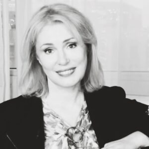 Mariya Shukshina Instagram - #марияшукшина 

С Рождеством Христовым всех вас, дорогие моему сердцу люди! 
2022 год начался с насилия…
И тем более в канун Рождества. Но мы ведь с вами стойкие оловянные солдатики, мы люди верующие, а значит, крепкие духом. И мы будем благодарить Господа за все Его скорби и милости, явленные нам в ушедшем времени! За тяготу и избавление! За пережитые страхи и обретённое дерзновение перед лицом лжи и лицемерия! За дух свободы и жажду правды, с такой красотой, проявившиеся в Людях, Героях нашего времени! Низкий Всем поклон и сердечная благодарность вам за ваши смелые труды, за светлый ум и трезвомыслие! Благодарю Бога за Вашу дружбу и любовь, мои добрые друзья! Будьте хранимы Небом!

Вера без дел мертва. 

#рождество #рождествохристово #новыйгод #2022 #люди #мирвсем