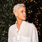 Mariza Instagram - Na passagem de ano encontramo-nos no @casino.estoril Vamos entrar com o pé direito em 2024, juntos, Até já ❤️ 📸 @luismoreira.lm
